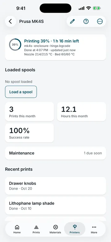 A connected printer's page in 3DCDesign: a print 39% done with the time left and temperatures, prints and hours this month and recent prints.